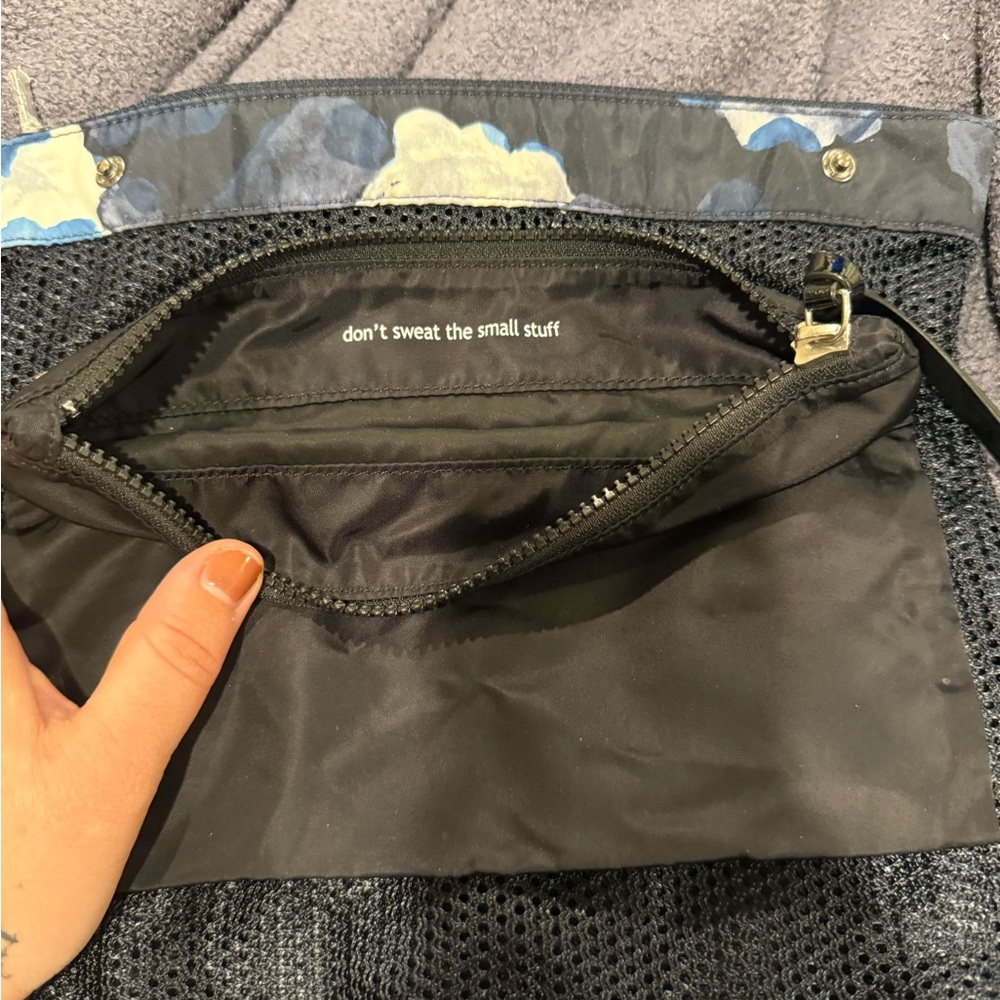 Lululemon Black Mesh Gym Tote with Blue Camo Trim - Picture 3 of 3